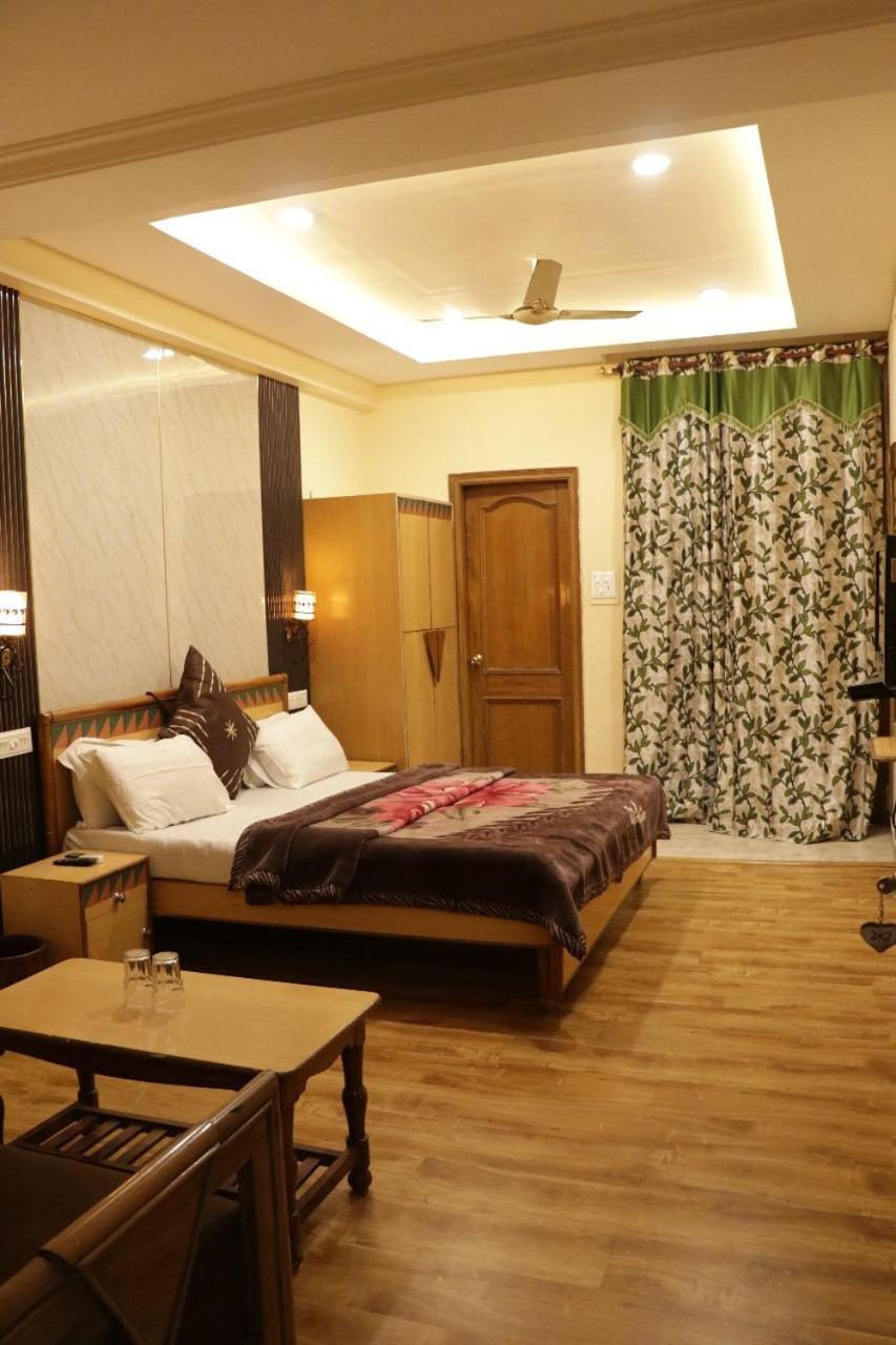 Hotel Royal Palace Jalandhar Exterior photo